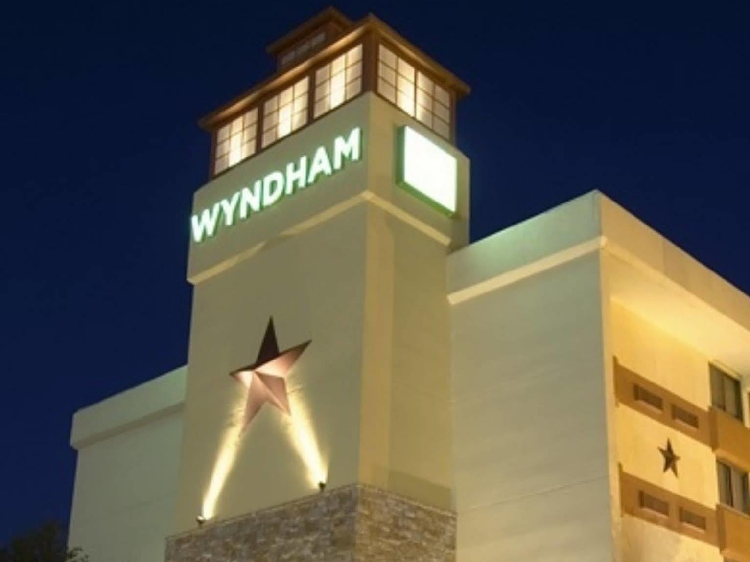 Wyndham Garden Hotel Austin Esterno foto